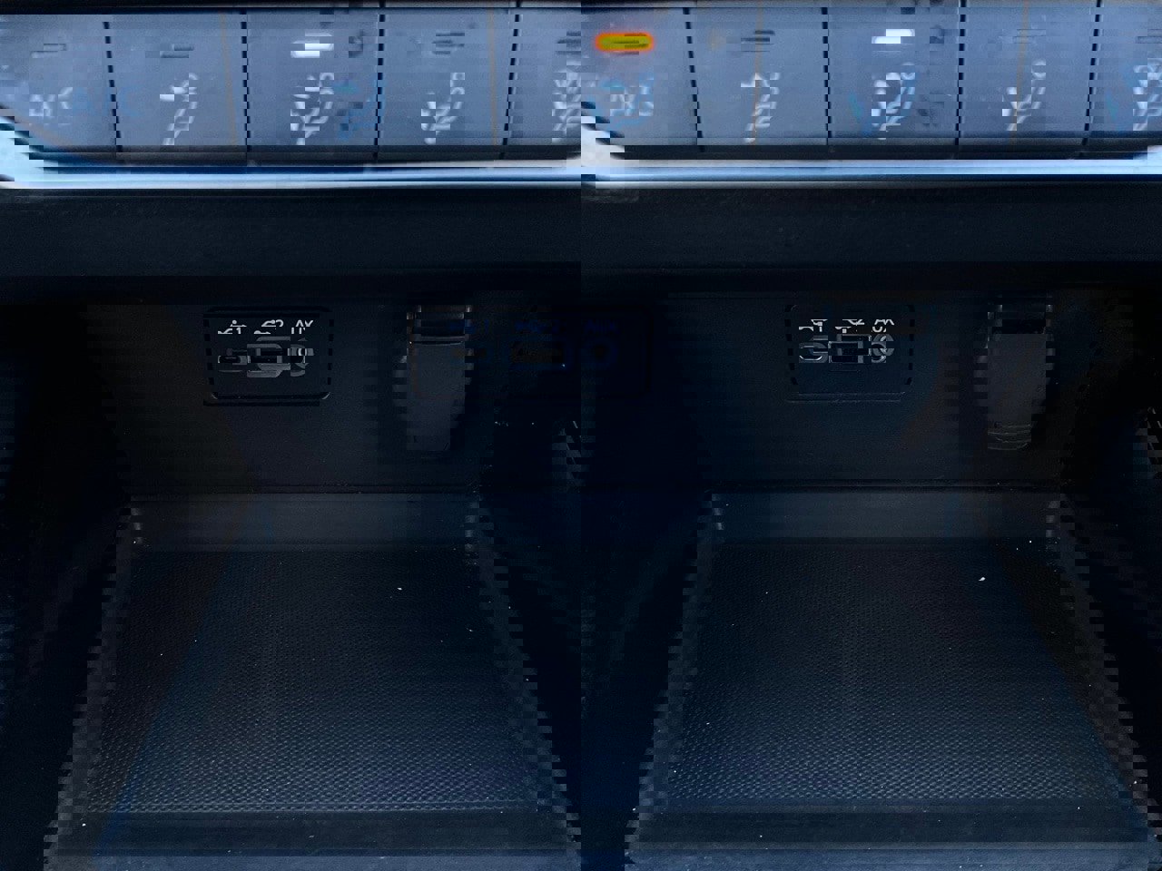 Used 2025 Nissan Altima 2.5 SR image 25