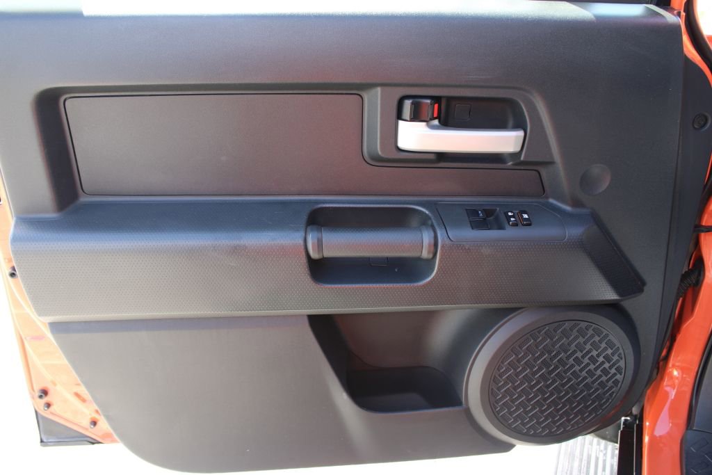 Used 2014 Toyota FJ Cruiser 4WD w/ Convenience Package image 30
