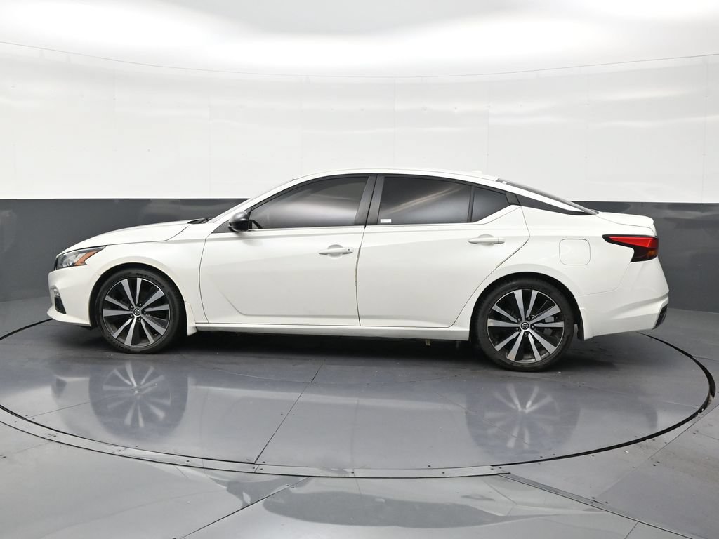 Used 2019 Nissan Altima 2.5 SR FWD image 2