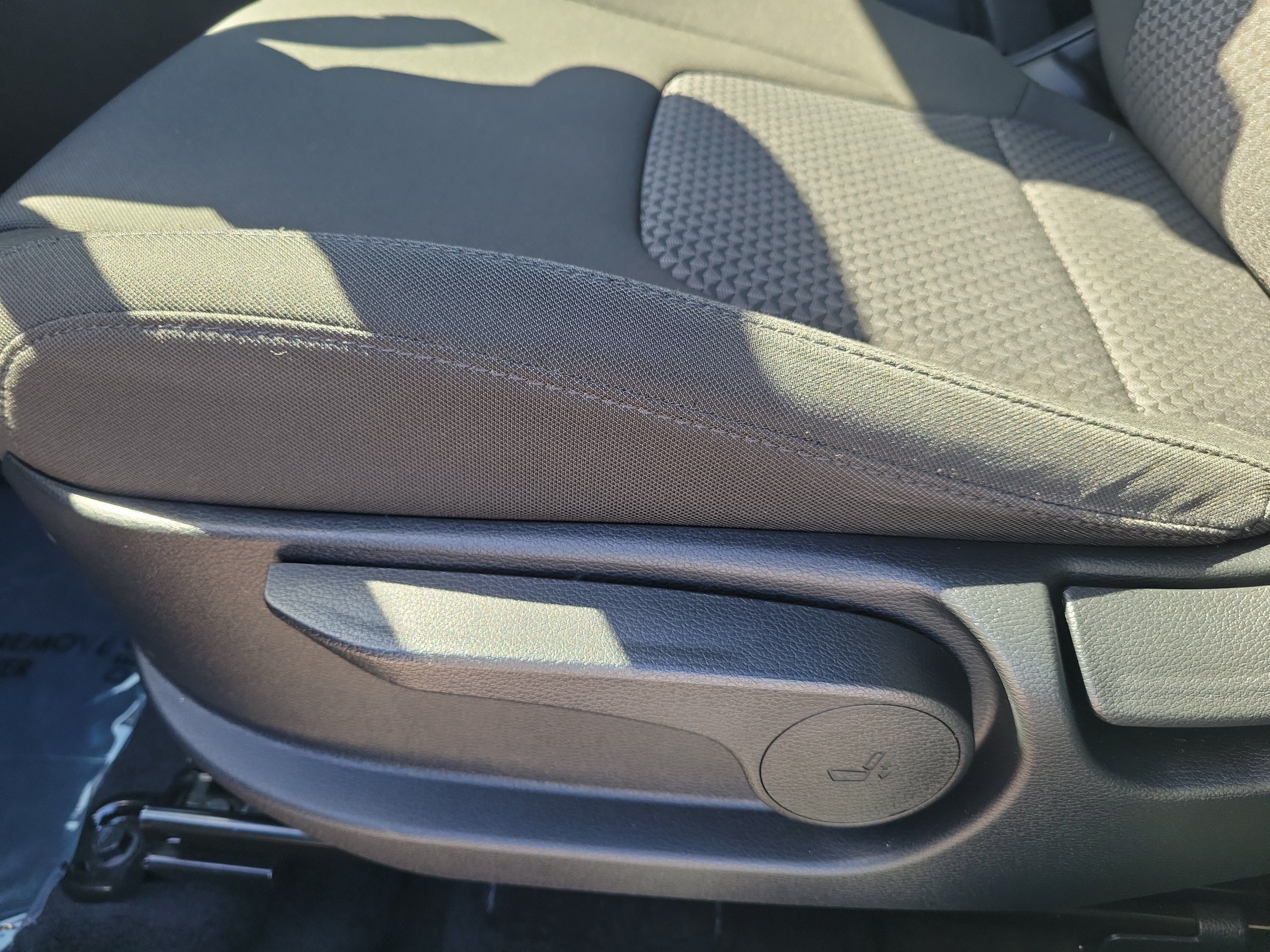 Used 2025 Kia Sportage LX FWD image 13