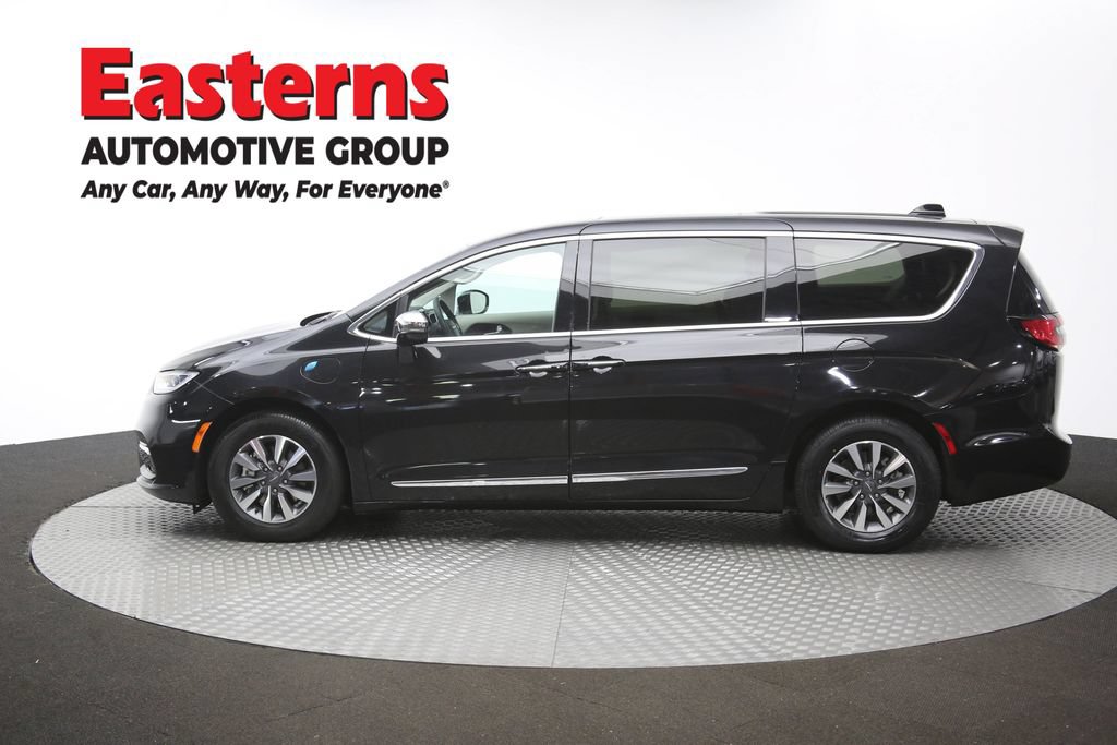 Used 2023 Chrysler Pacifica Limited FWD image 64