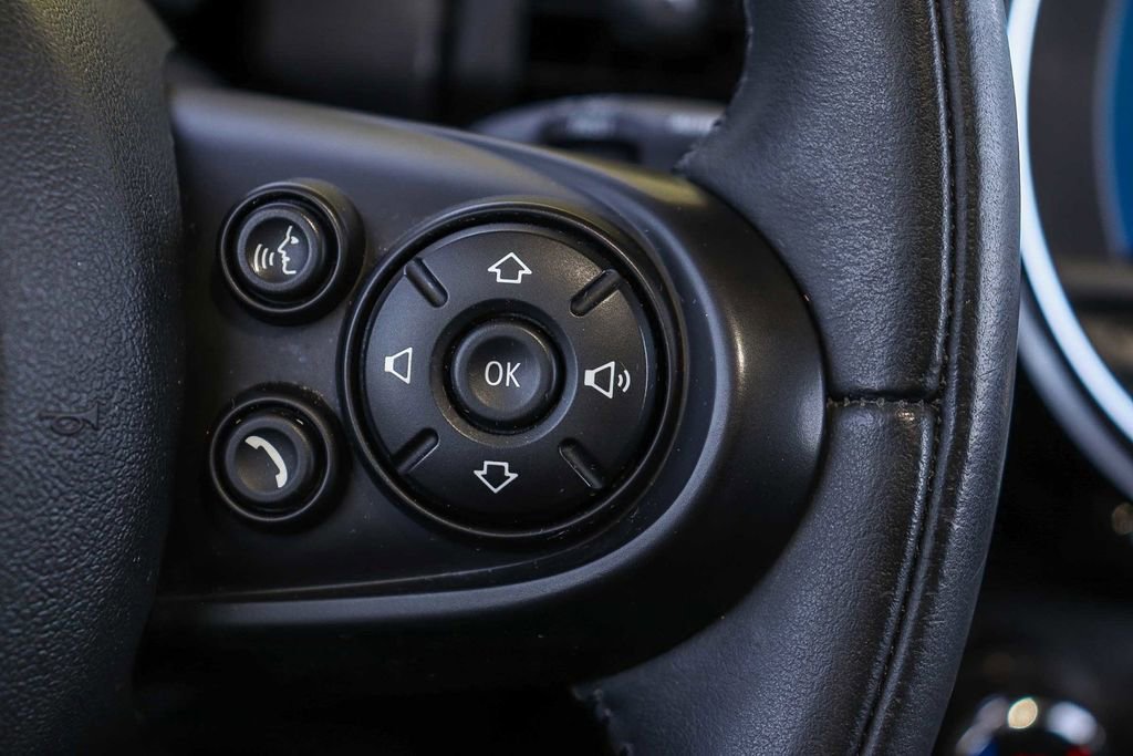 Used 2020 MINI Cooper 2-Door Hardtop FWD image 29