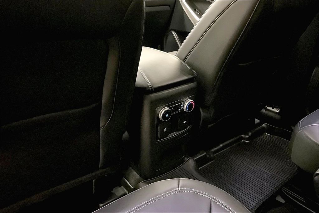 Used 2023 Ford Explorer XLT w/ Equipment Group 202A image 10