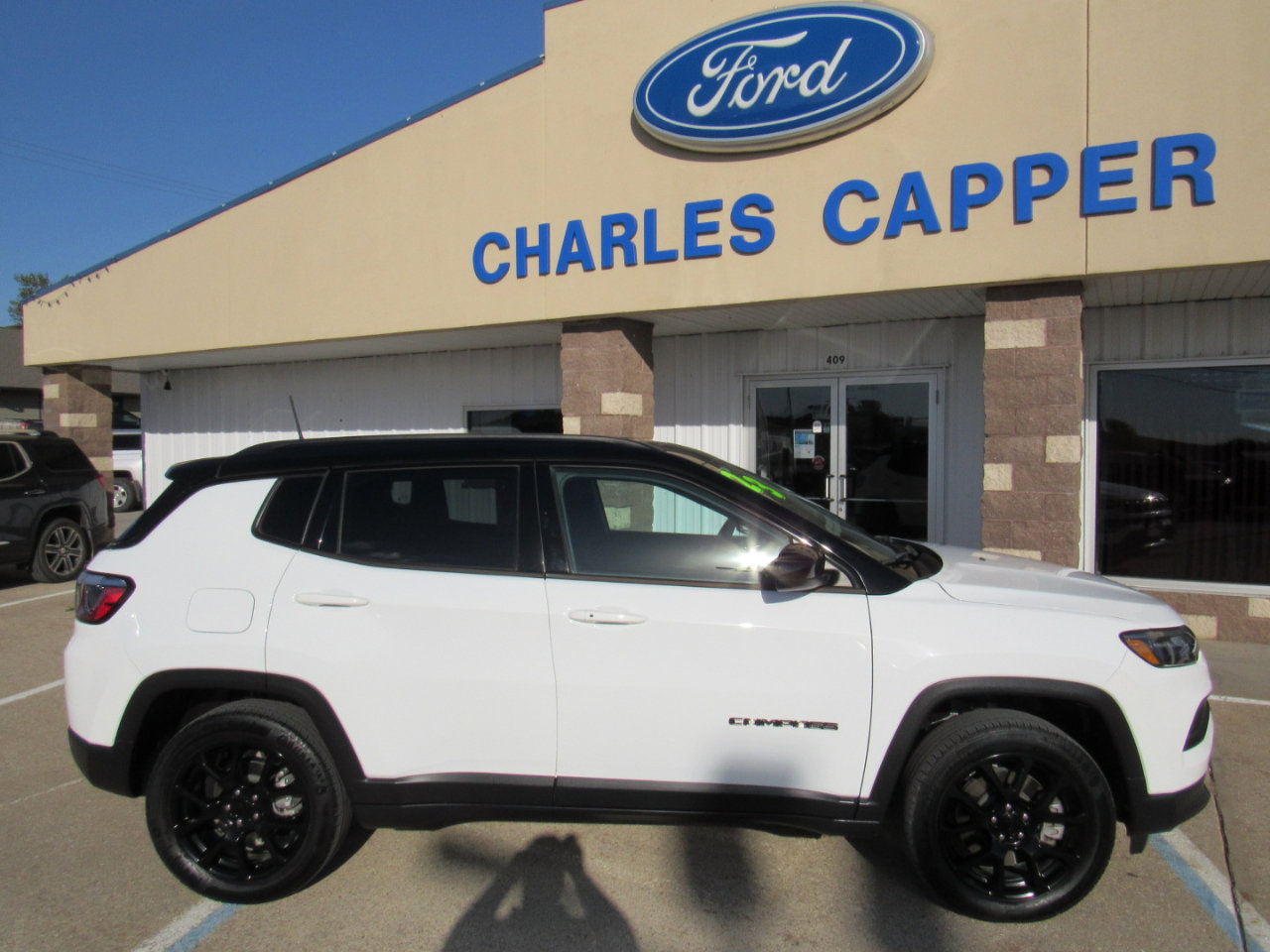 Used 2023 Jeep Compass Latitude w/ Sun and Sound Group image 4