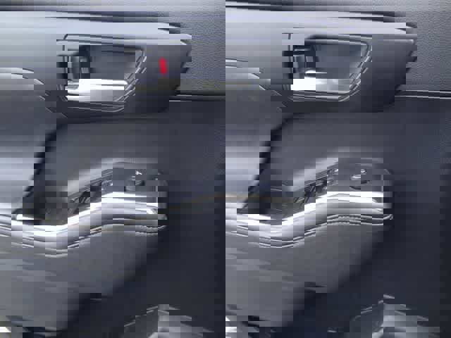 Used 2023 Toyota Highlander XLE image 19