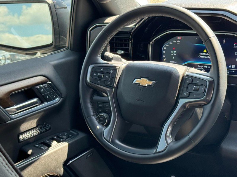 Used 2024 Chevrolet Silverado 1500 High Country AWD/4WD image 12