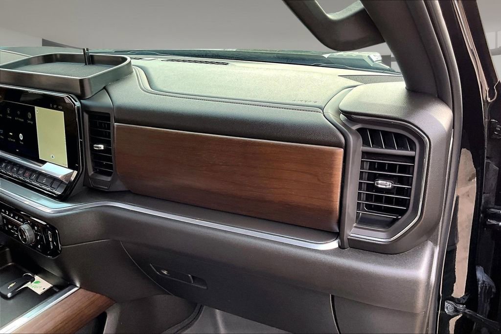 Certified 2024 Chevrolet Silverado 3500 High Country w/ High Country Premium Package image 15