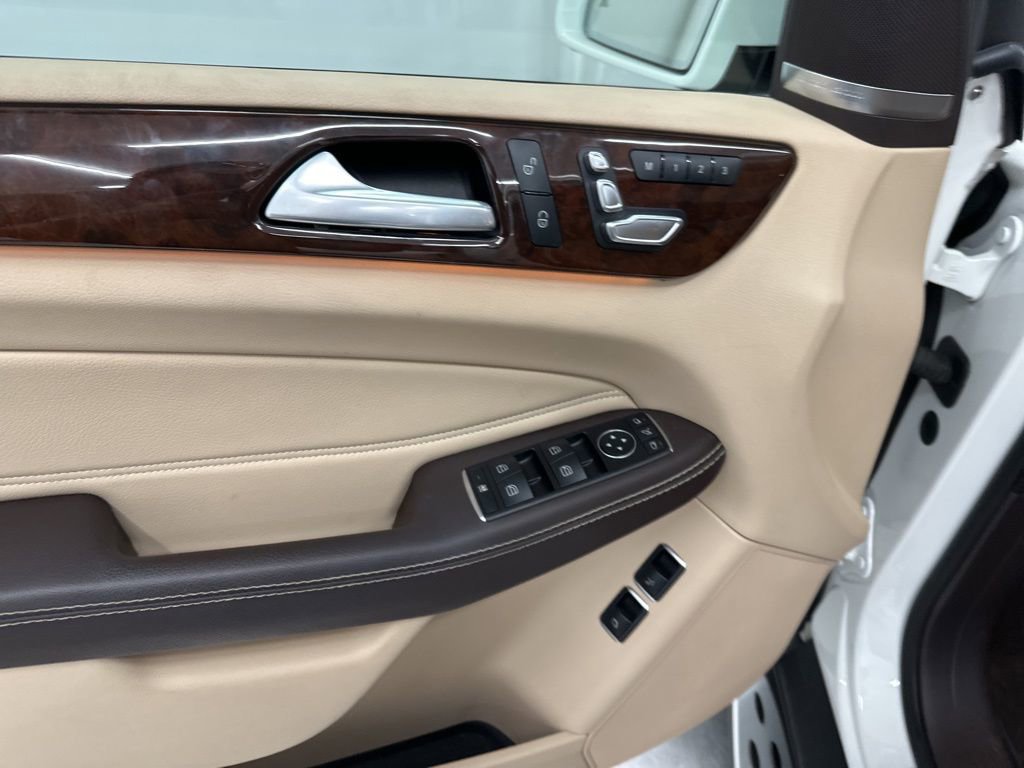 Used 2018 Mercedes-Benz GLS 450 4MATIC image 12