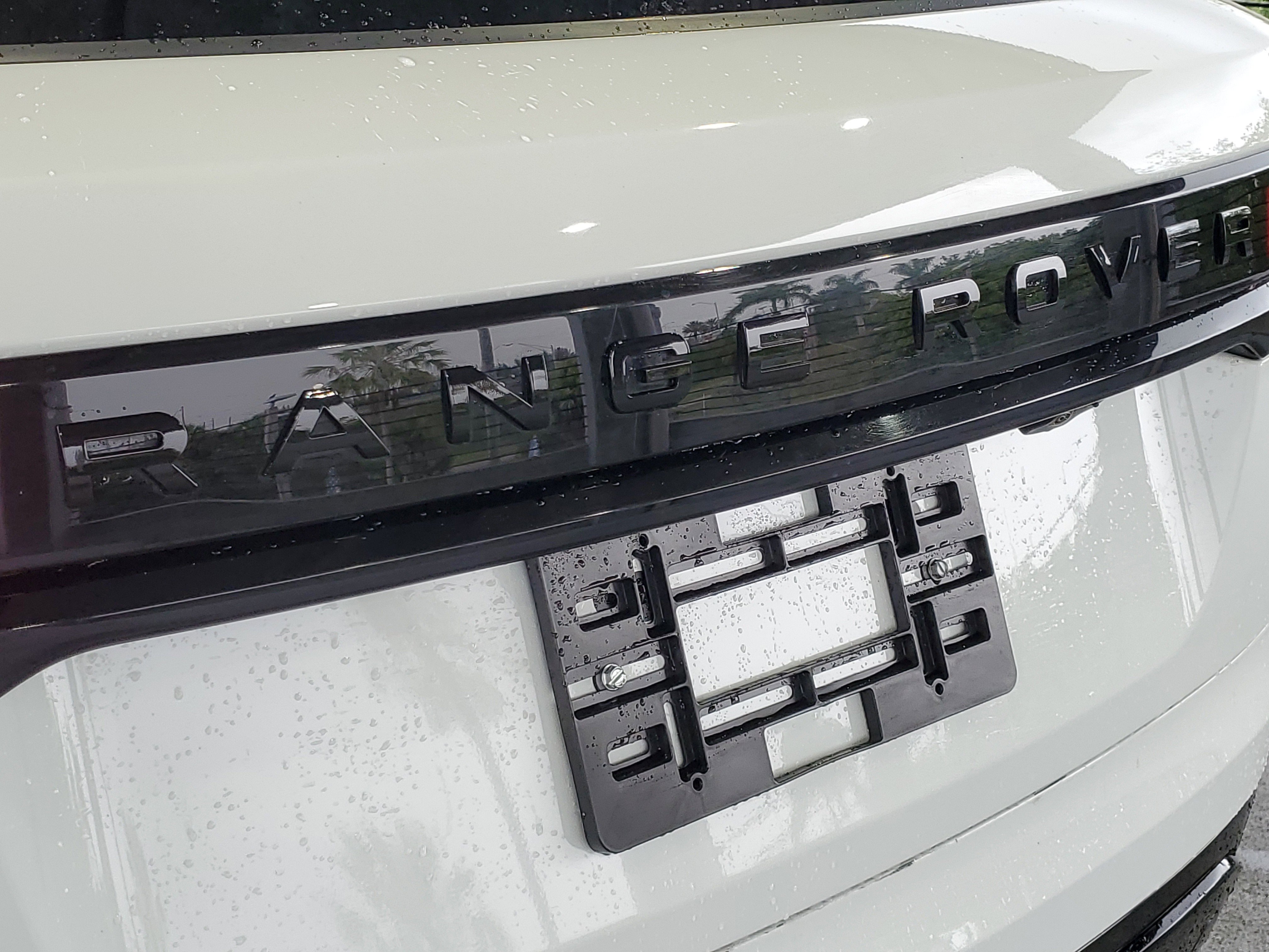 Used 2025 Land Rover Range Rover Velar Dynamic SE AWD/4WD image 5
