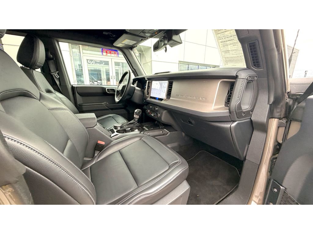 Used 2025 Ford Bronco Outer Banks image 11