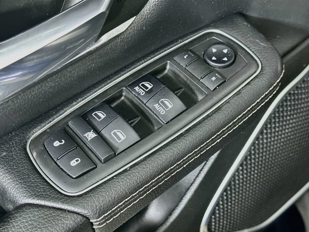 Used 2019 RAM 1500 Laramie AWD/4WD image 22