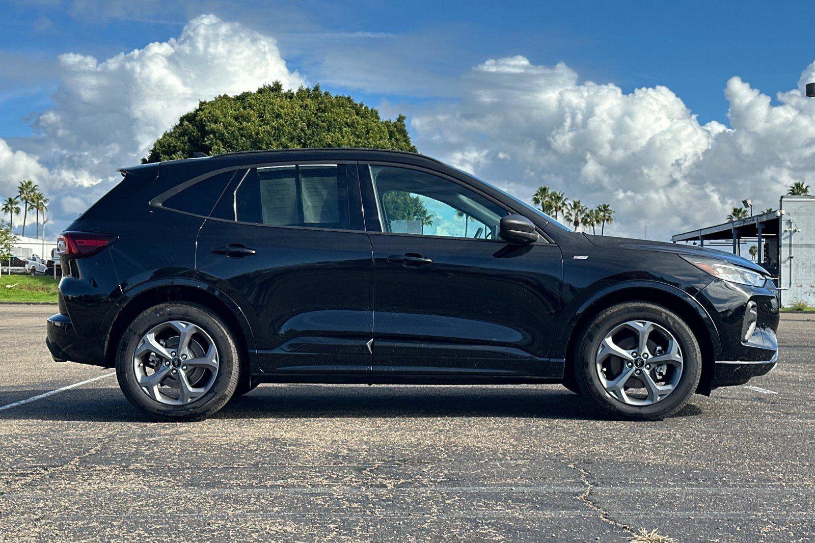 New 2024 Ford Escape ST-Line w/ Equipment Group 301A image 3