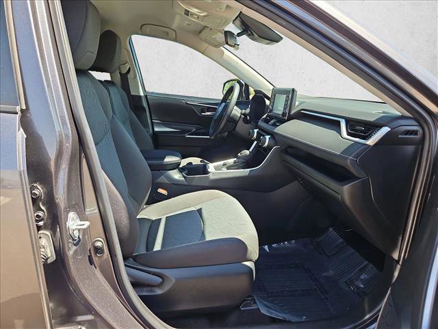 Used 2022 Toyota RAV4 XLE AWD/4WD image 21