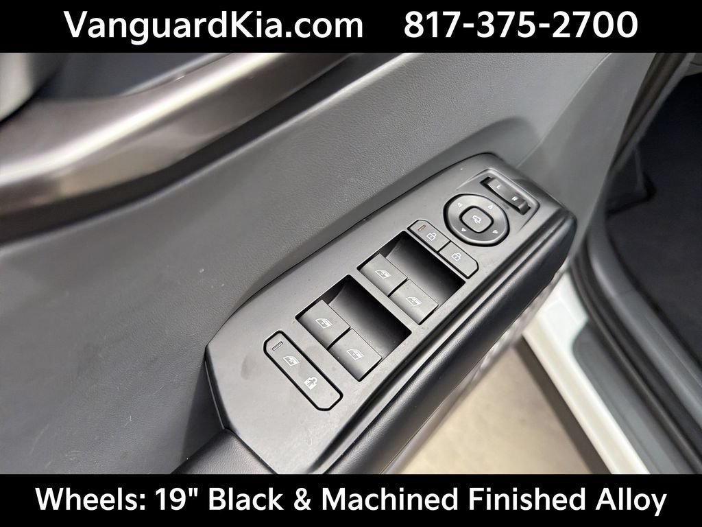 Certified 2024 Kia EV9 Light Long Range RWD image 17