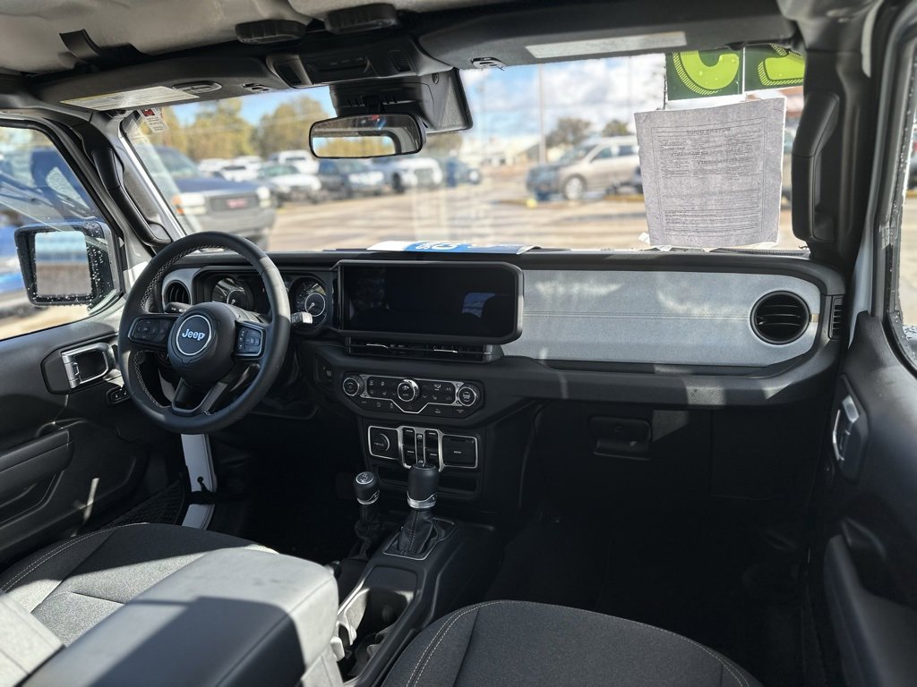 Certified 2025 Jeep Gladiator Sport image 16