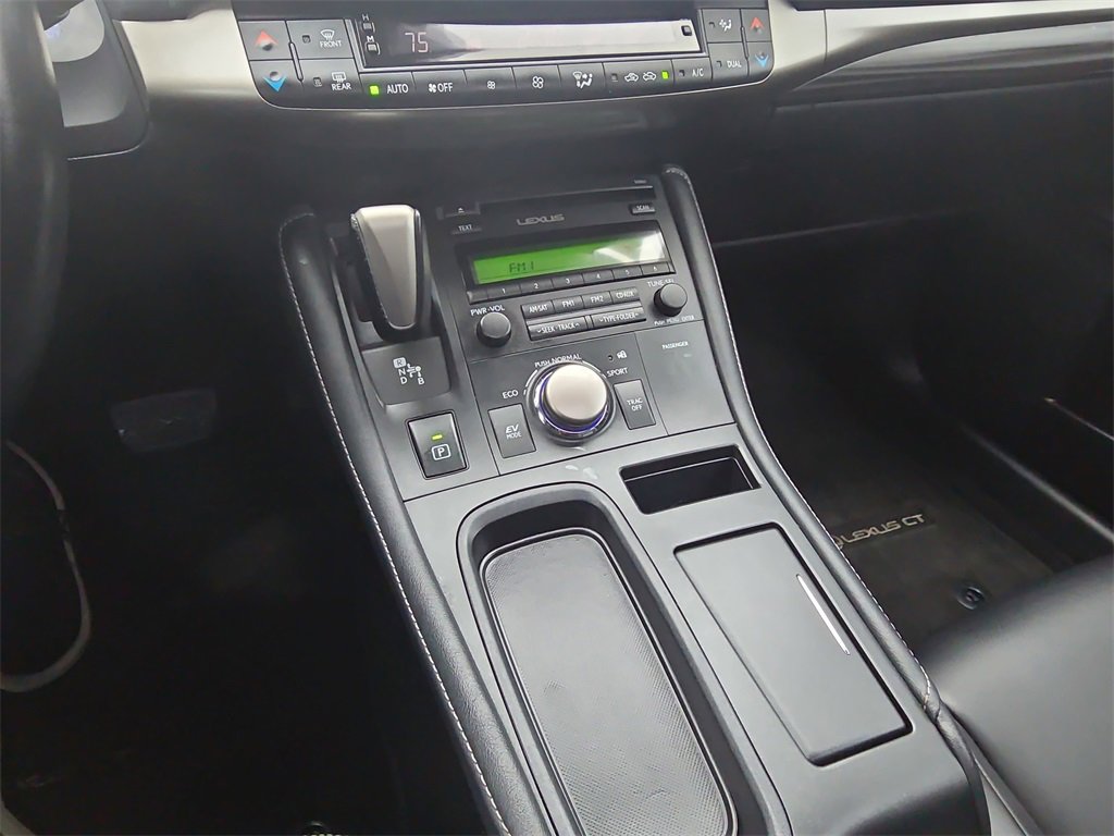 Used 2015 Lexus CT 200h image 23