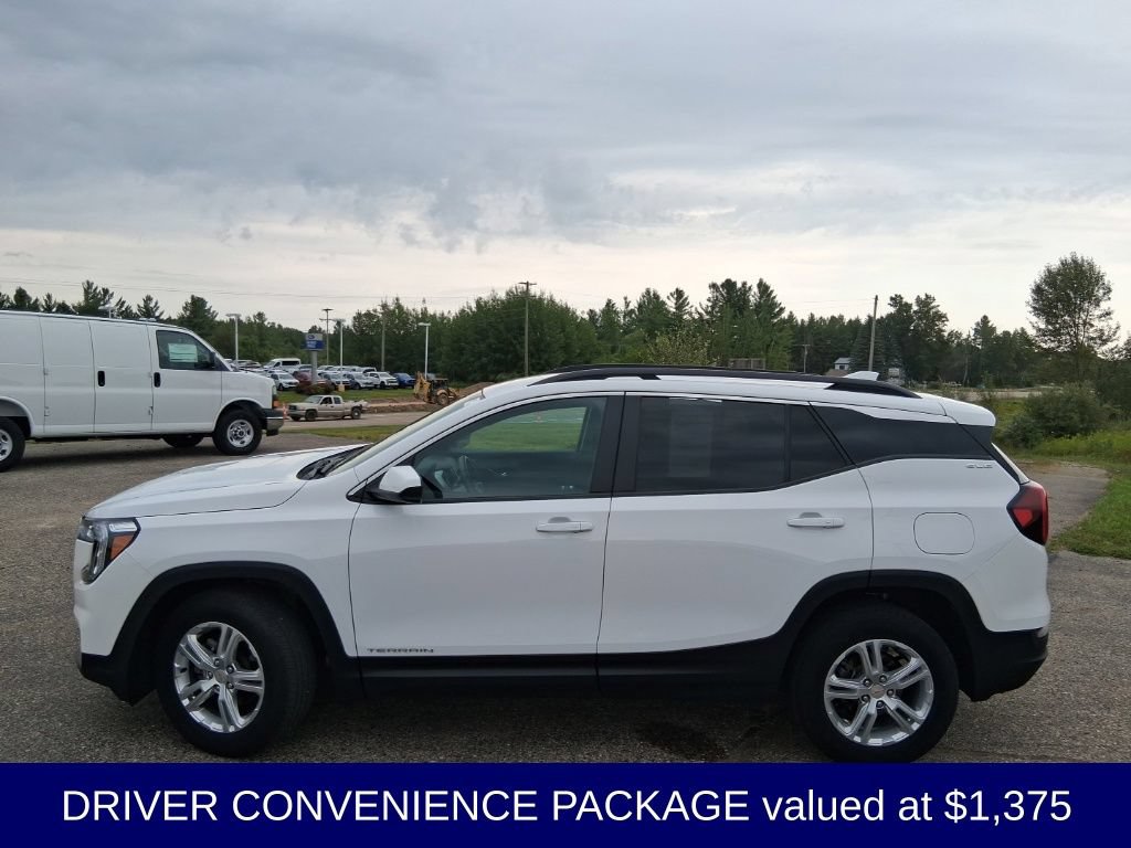 Used 2022 GMC Terrain SLE w/ Driver Convenience Package AWD/4WD image 3