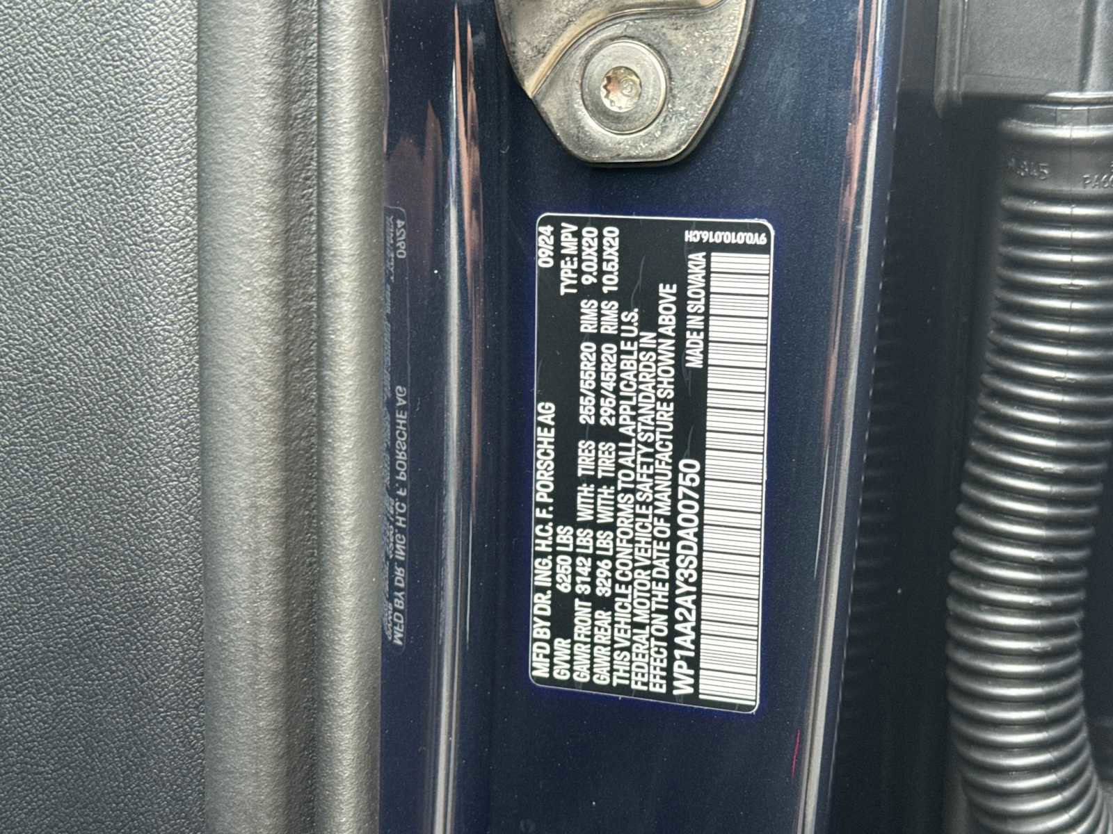 Certified 2025 Porsche Cayenne image 31