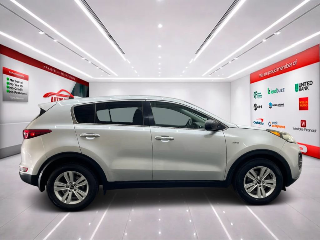 Used 2017 Kia Sportage LX AWD/4WD image 9