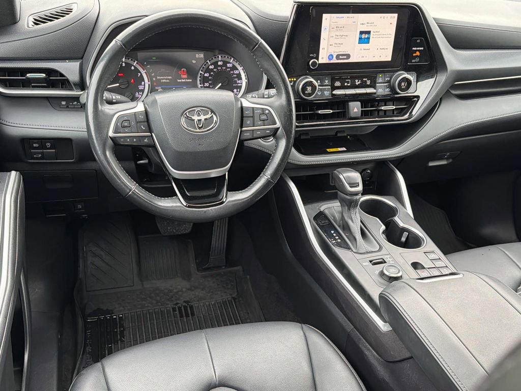 Used 2023 Toyota Highlander XSE image 9