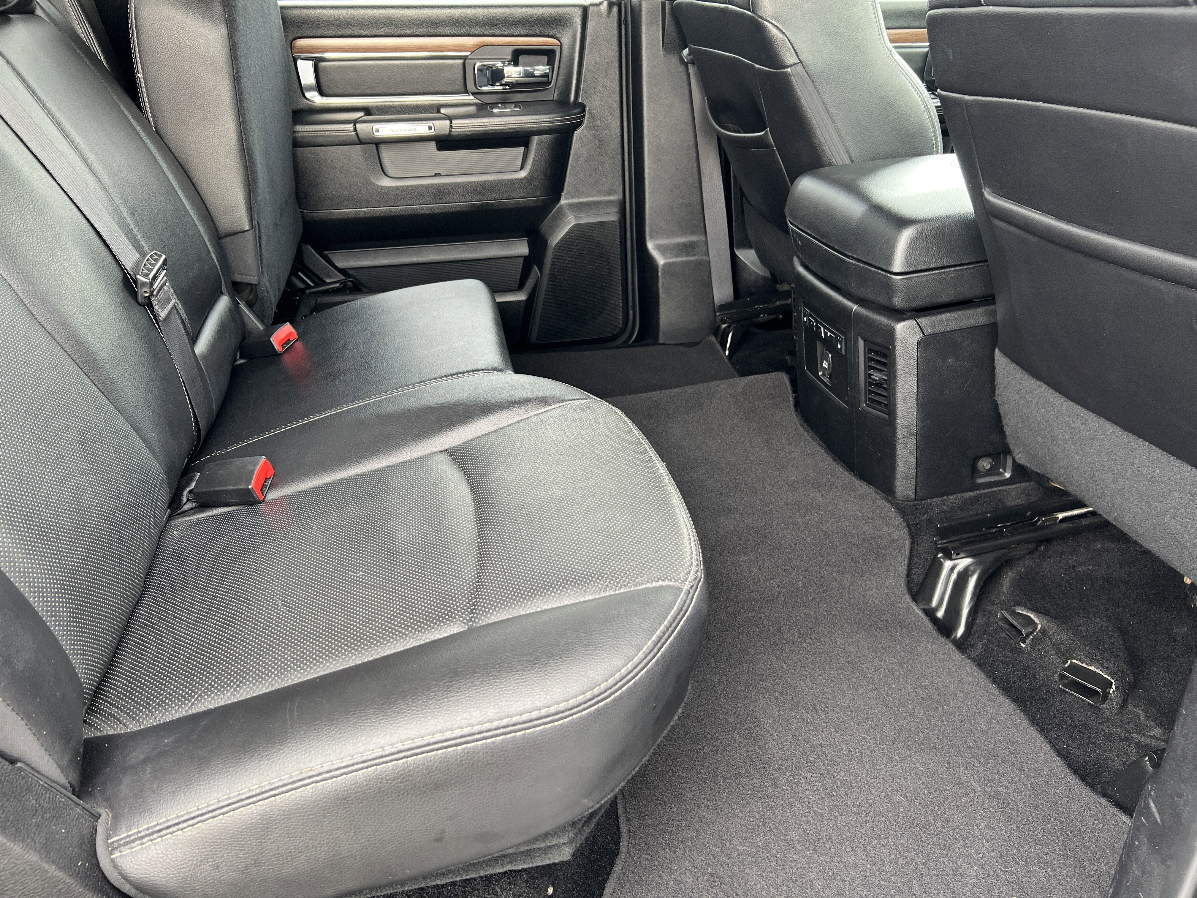 Used 2016 RAM 1500 Laramie image 21