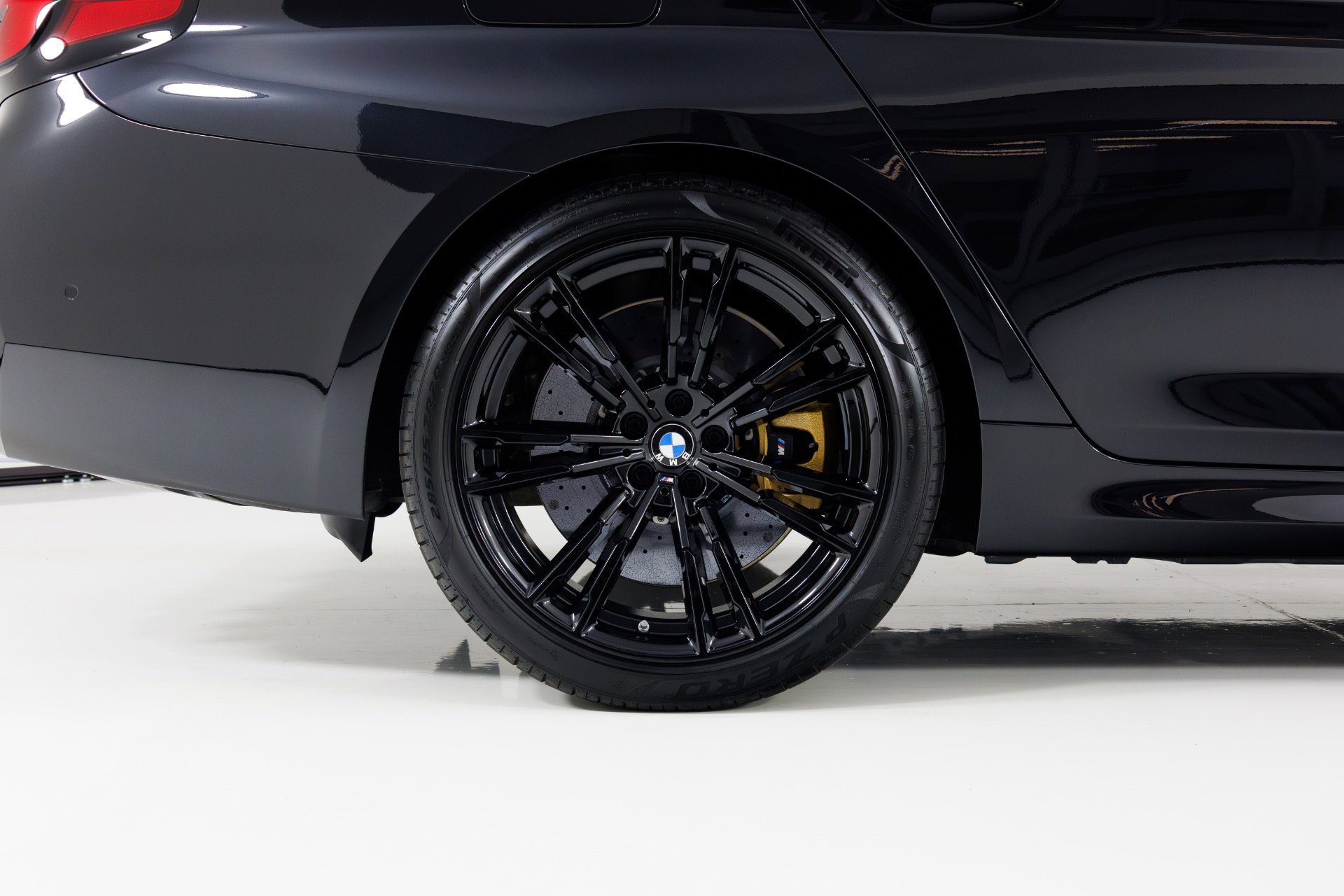 Used 2023 BMW M5 w/ Executive Package image 11