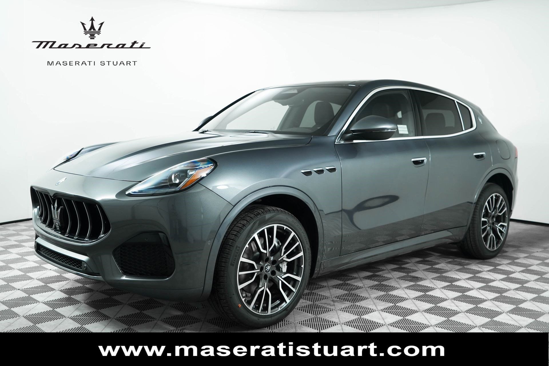 New 2025 Maserati Grecale GT image 4
