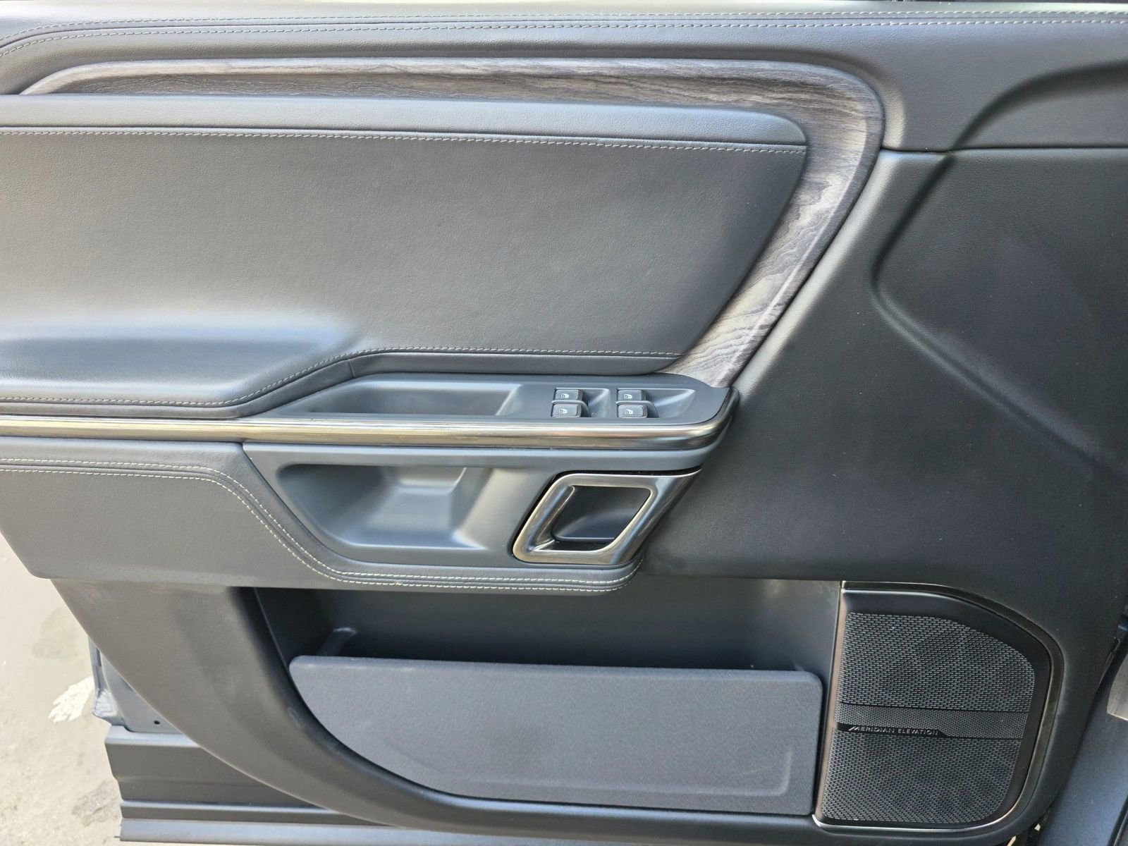 Used 2022 Rivian R1S Launch Edition image 25