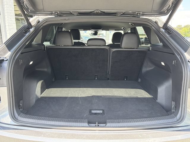 Used 2024 Volkswagen Atlas Cross Sport SE AWD/4WD image 25