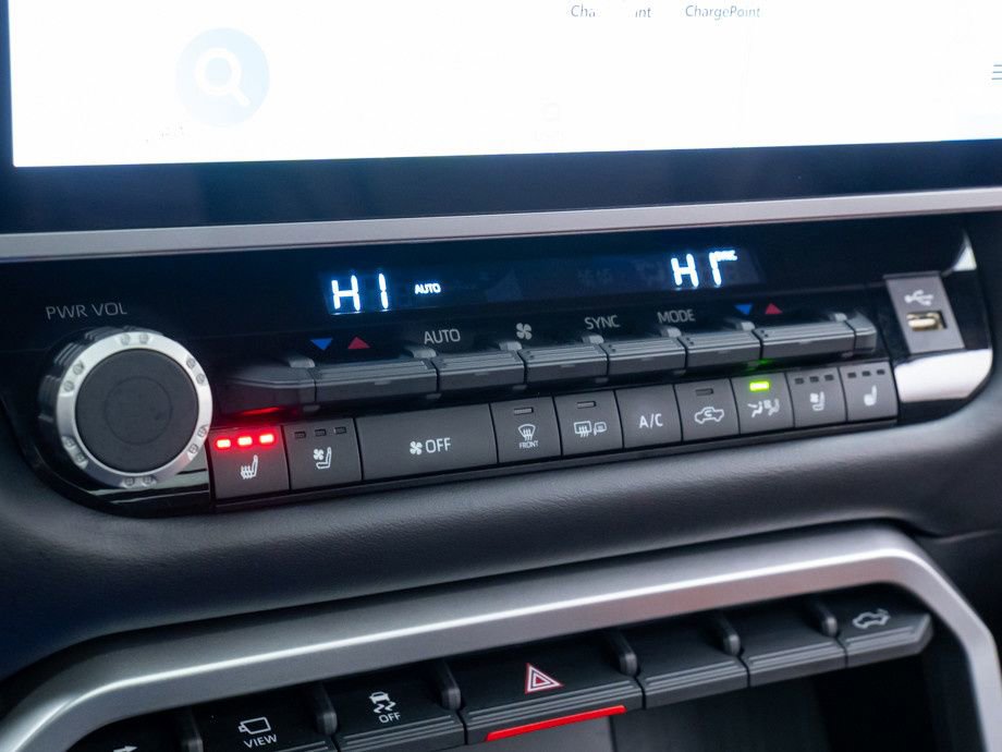 Used 2025 Toyota Tundra Platinum image 26