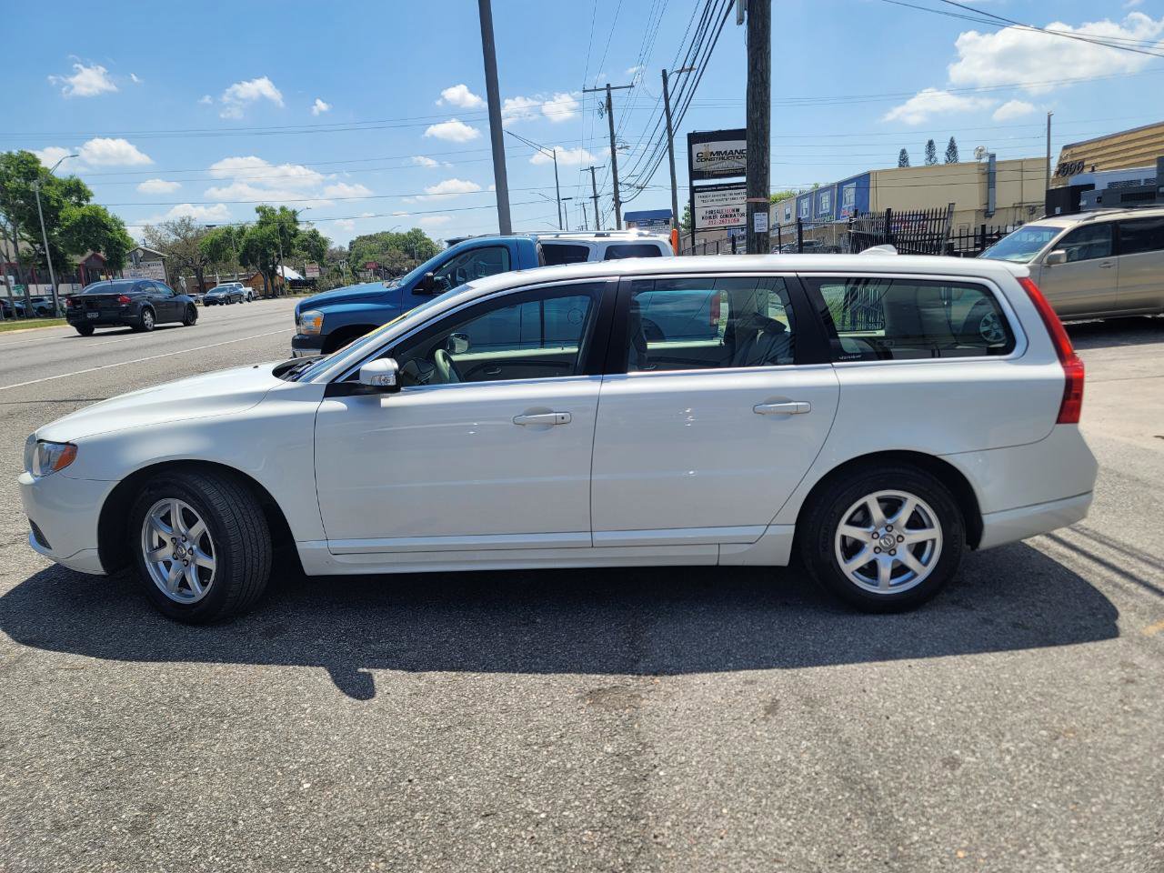 Used 2008 Volvo V70 image 4