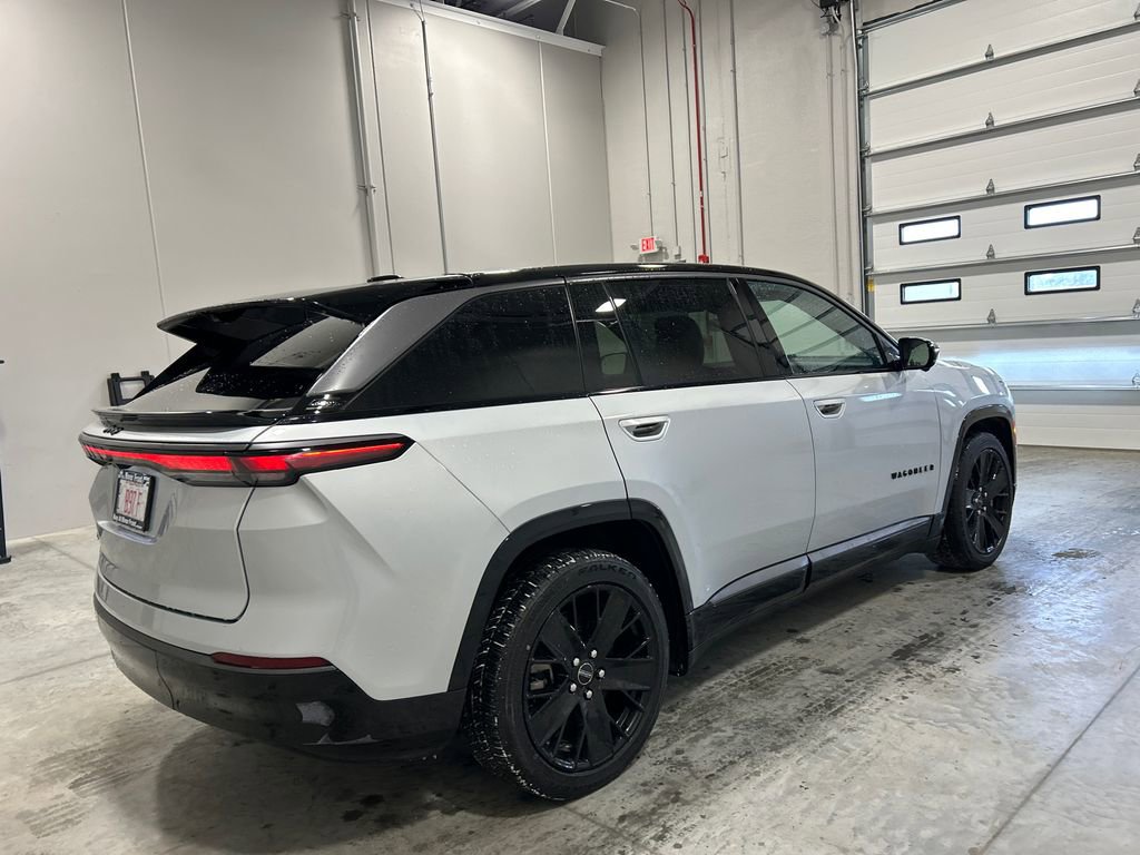 Used 2024 Jeep Wagoneer Launch Edition image 6