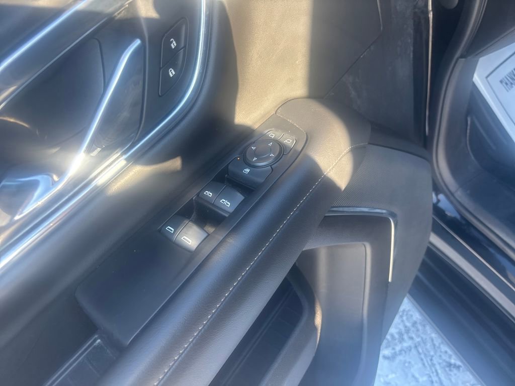 Used 2021 GMC Yukon SLE image 15
