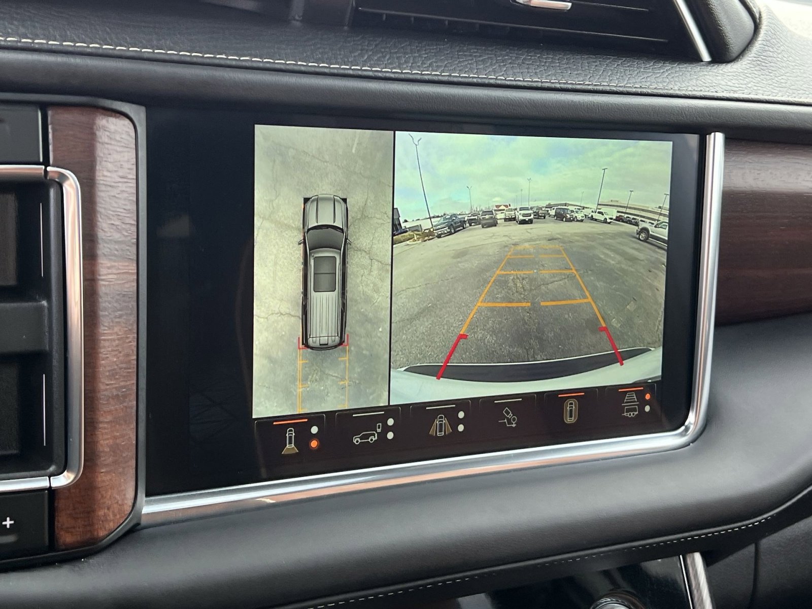 Used 2024 GMC Yukon Denali Ultimate image 19