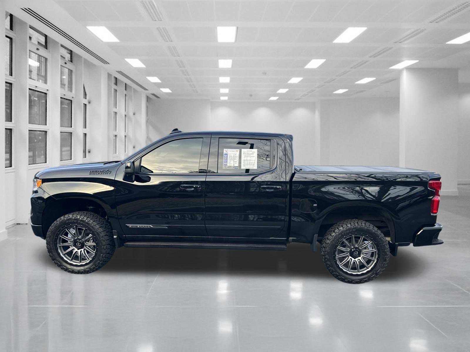 Certified 2025 Chevrolet Silverado 1500 High Country AWD/4WD image 8