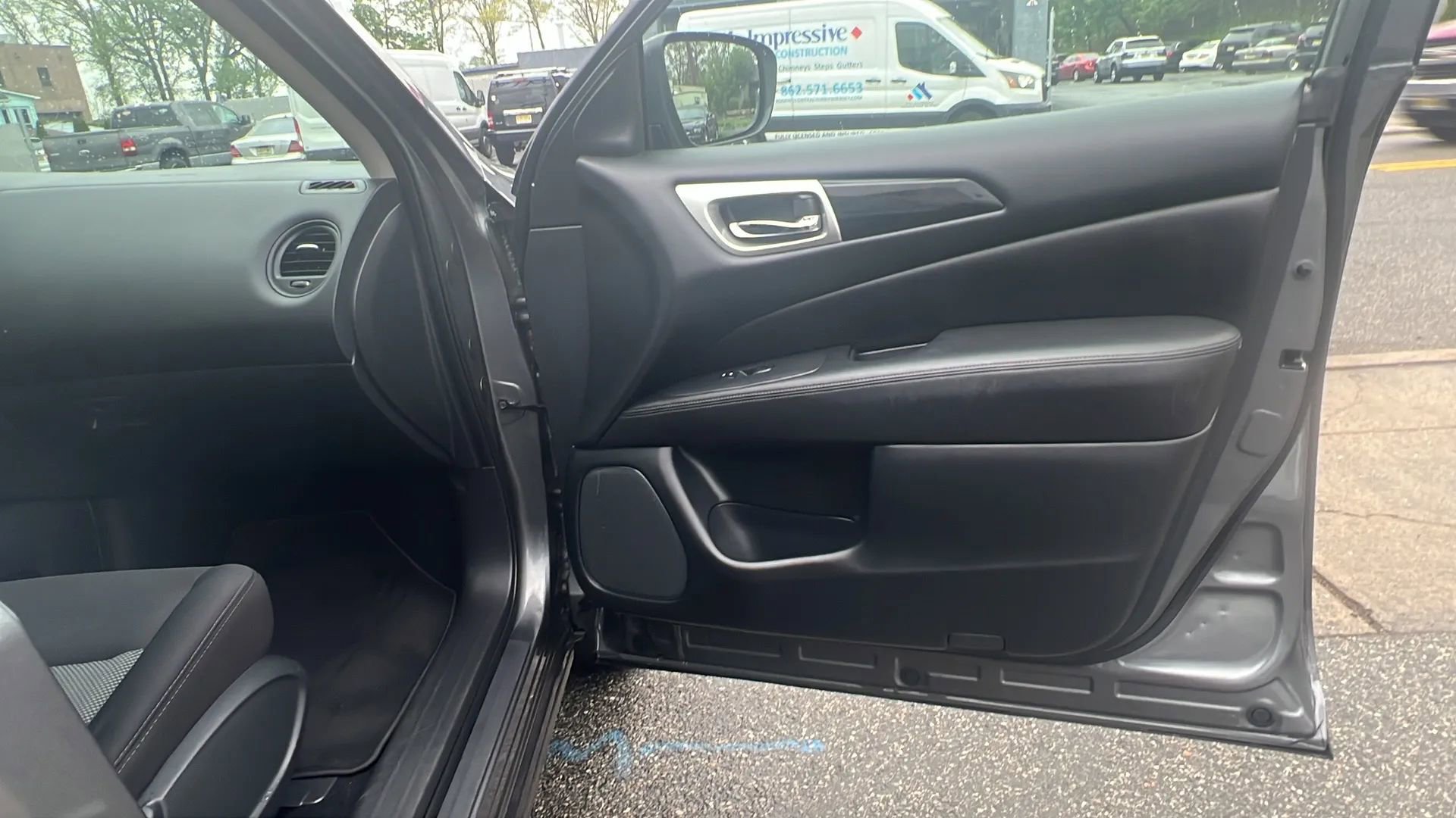 Used 2019 Nissan Pathfinder S image 30