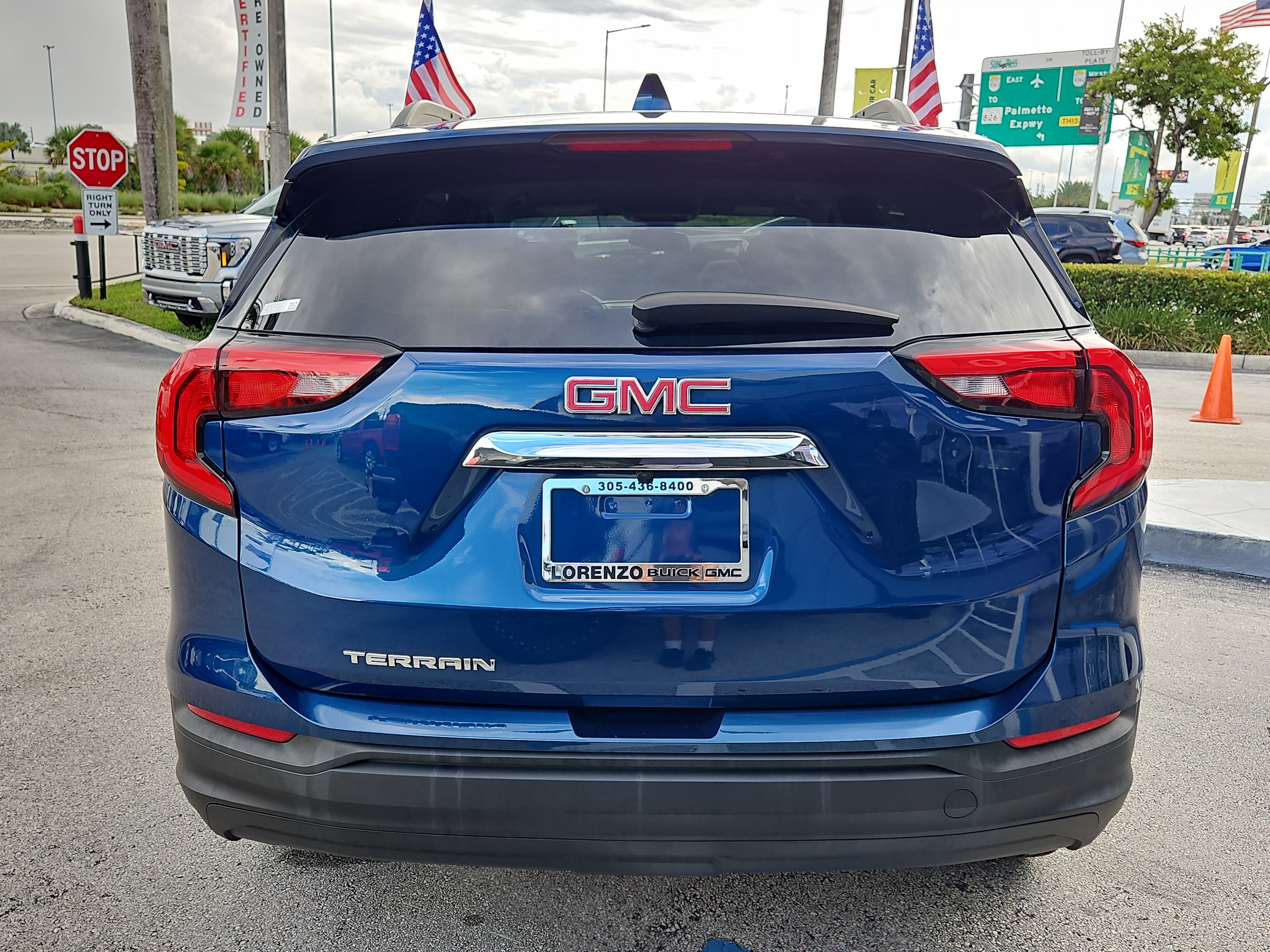 Used 2020 GMC Terrain SLE w/ Driver Convenience Package image 6