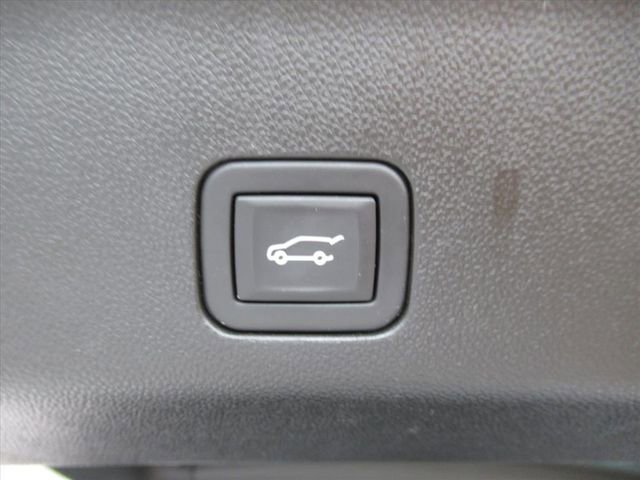 Used 2023 Cadillac Escalade Premium Luxury Platinum w/ LPO, Floor Liner Package image 39