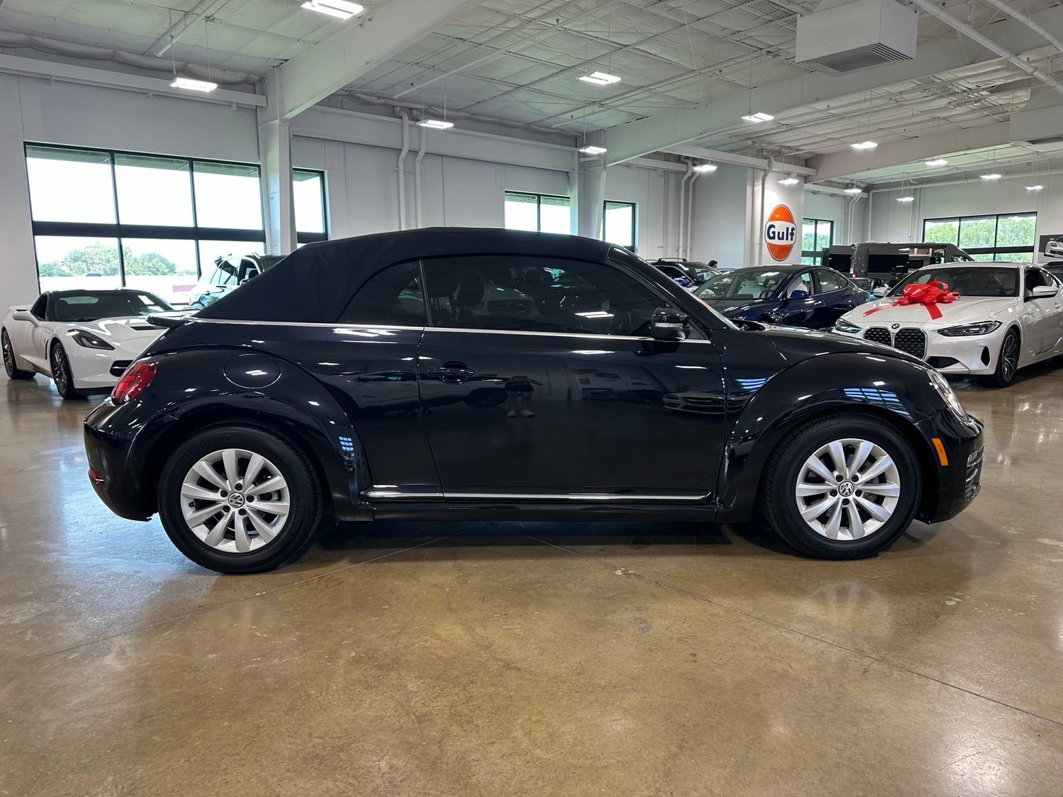 Used 2018 Volkswagen Beetle 2.0T SE FWD image 9