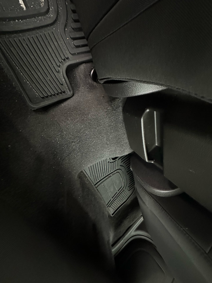 Used 2016 Ford Focus SE w/ SE Cold Weather Package image 31