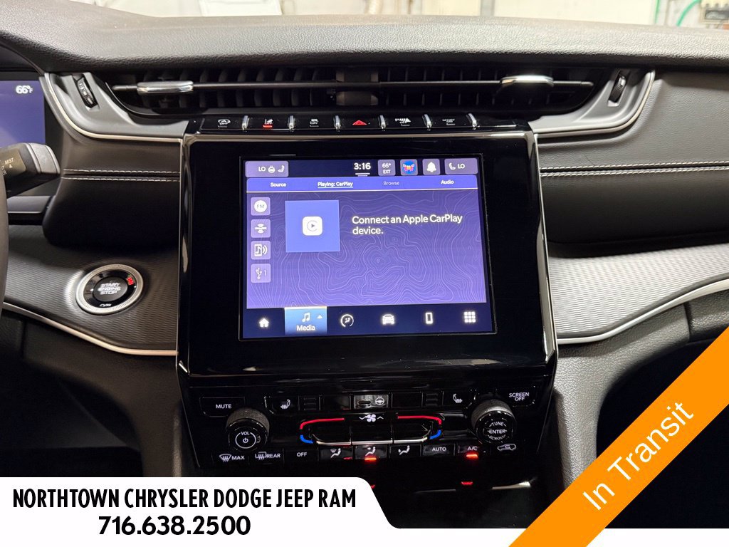 Used 2023 Jeep Grand Cherokee Altitude AWD/4WD image 9
