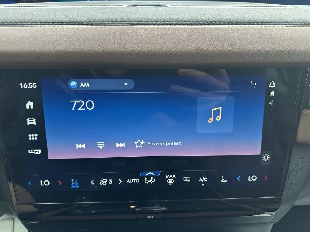 Certified 2025 Lincoln Navigator Reserve AWD/4WD image 12