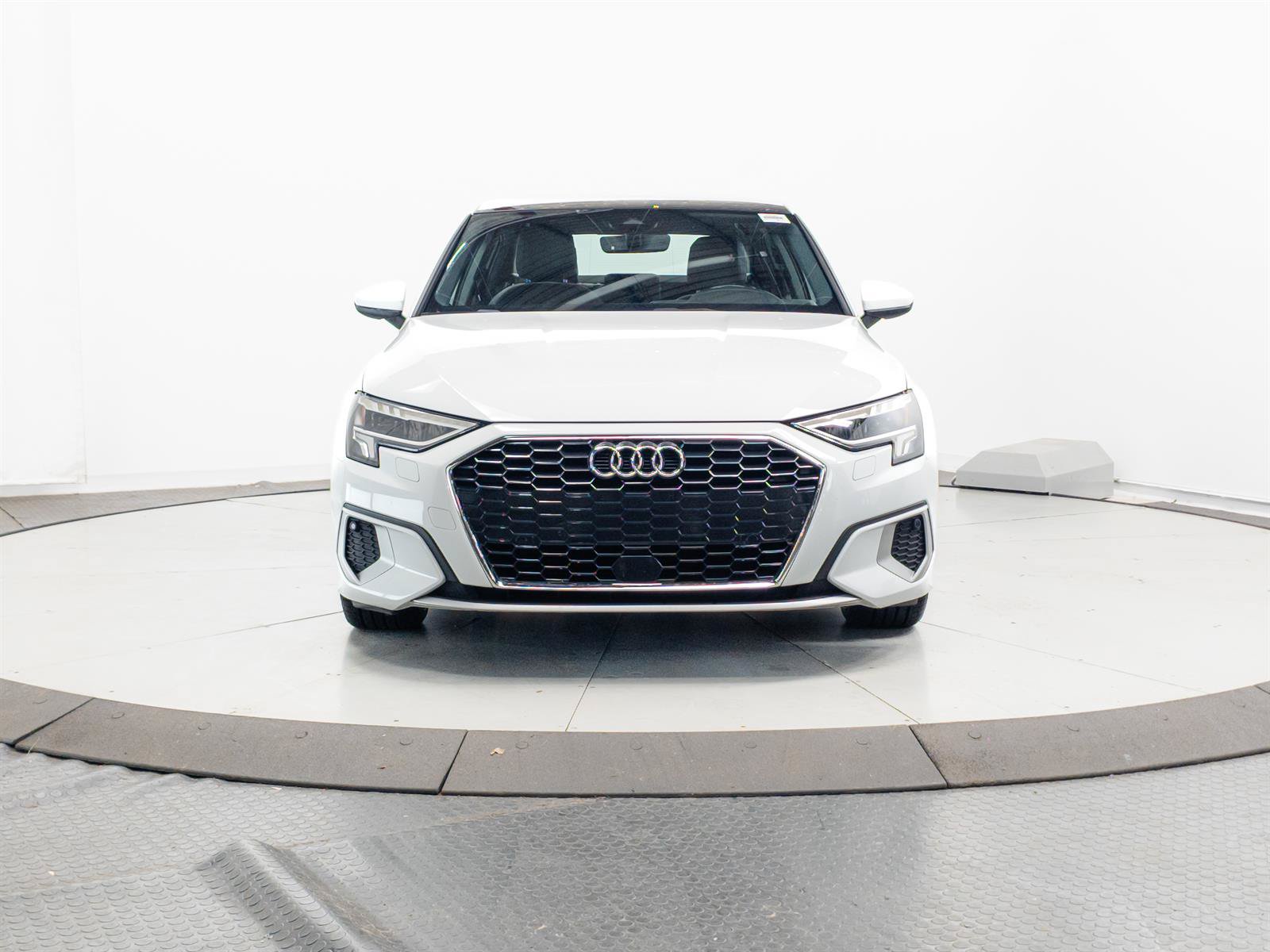 Used 2024 Audi A3 2.0T Premium FWD image 2