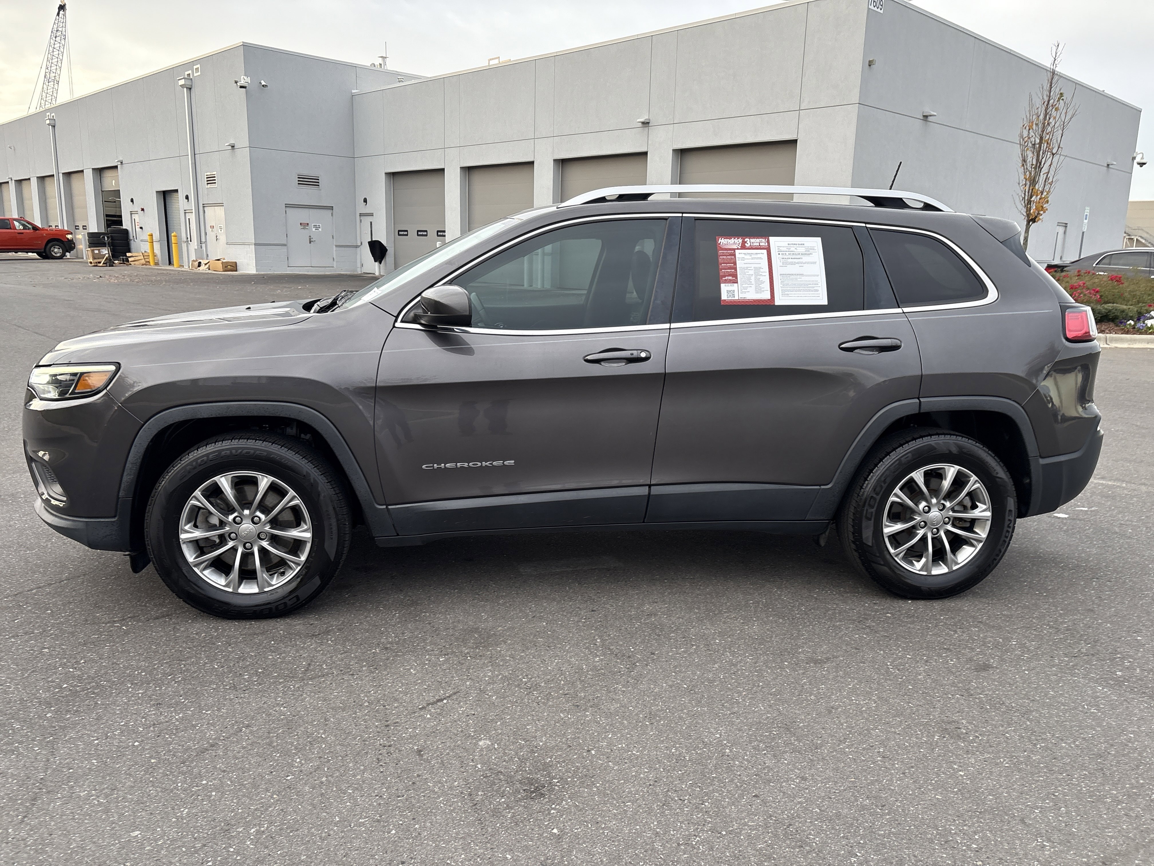 Used 2019 Jeep Cherokee Latitude Plus image 6