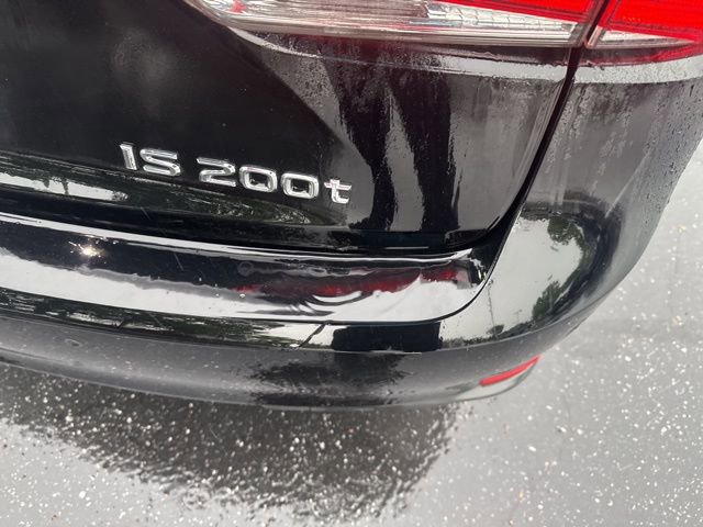 Used 2017 Lexus IS 200t w/ Premium Package RWD image 5