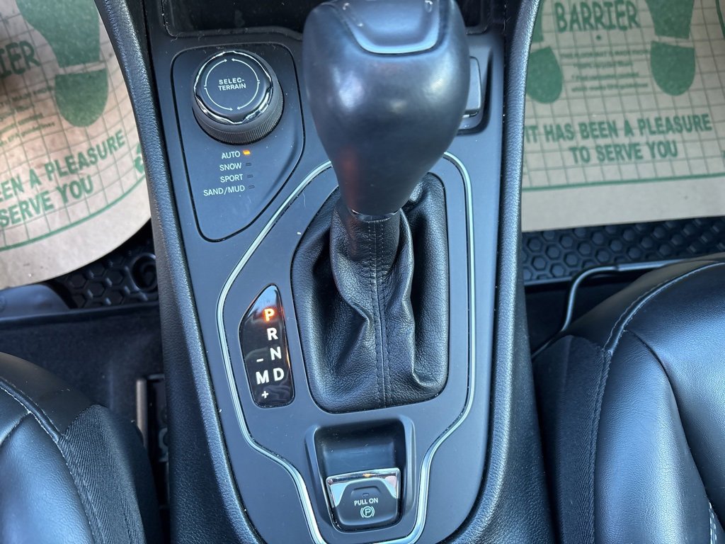 Used 2022 Jeep Cherokee Latitude w/ Sun & Sound Group image 28