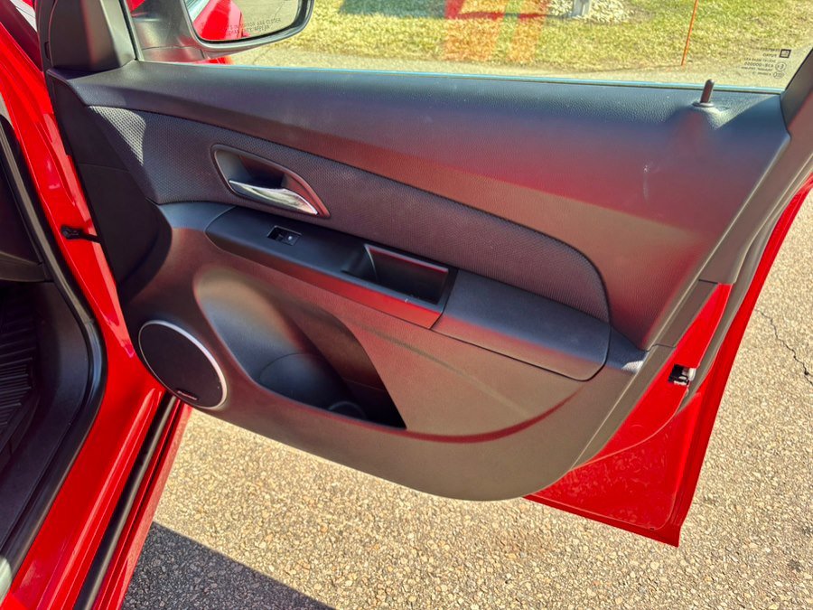 Used 2014 Chevrolet Cruze LTZ w/ Sun, Sound and Sport Package image 10