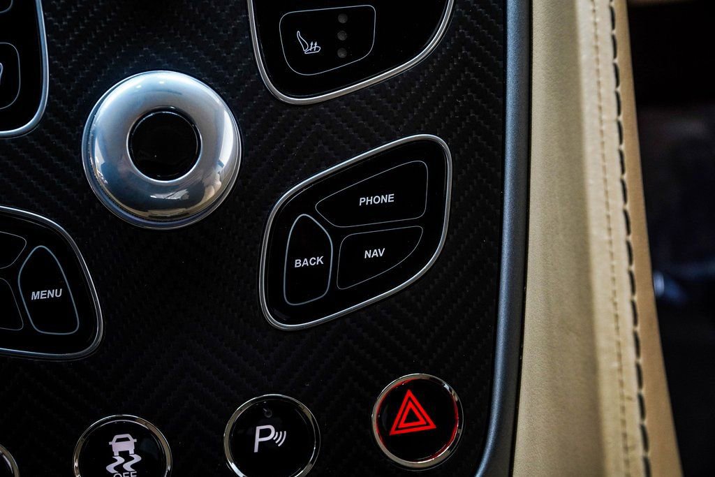 Used 2017 Aston Martin Vanquish Coupe image 28