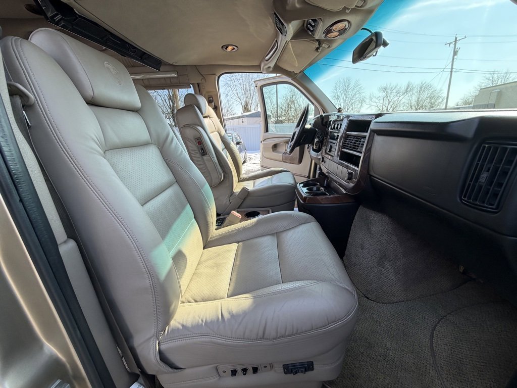 Used 2008 GMC Savana 2500 Extended Passenger w/ Preferred Equipment Group image 44