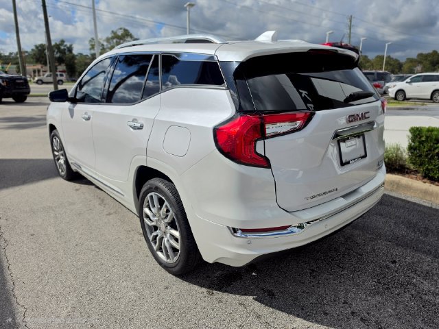 Used 2024 GMC Terrain Denali w/ Denali Premium Package AWD/4WD image 3